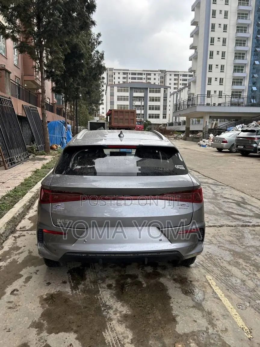 BYD E2 43 kWh 94 hp FWD 2025 Gray