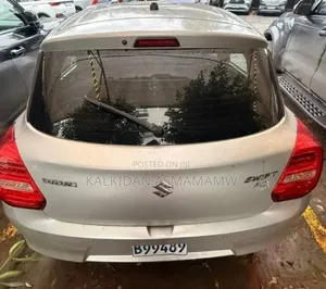 Suzuki Swift 2021 Silver
