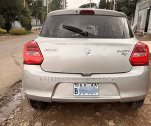 Suzuki Swift 2021 Silver