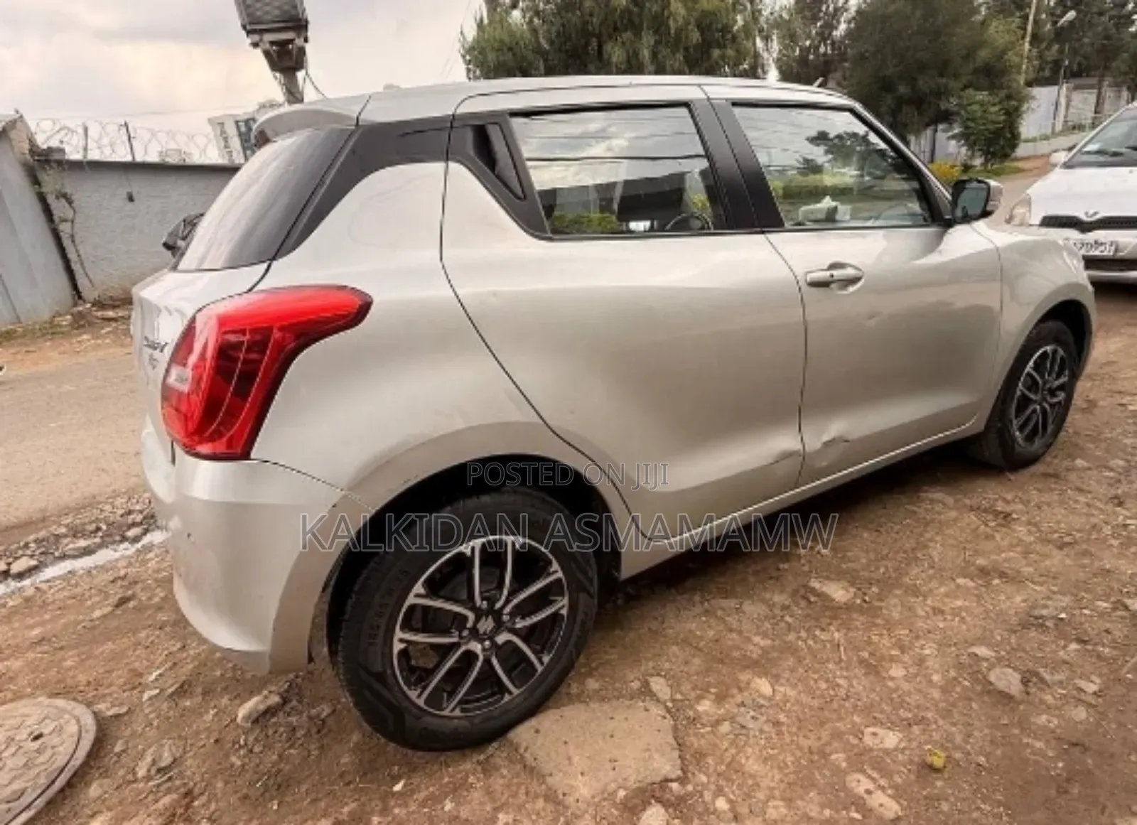 Suzuki Swift 2021 Silver
