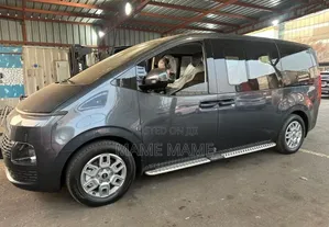 New Hyundai Staria 2025 Black