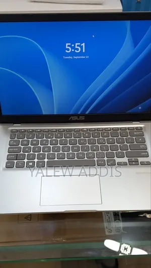 New Laptop Asus Vivobook 14 8GB Intel Atom SSD 256GB