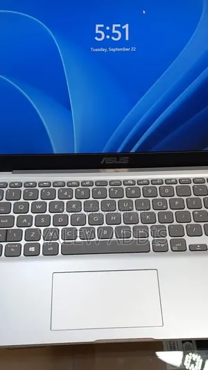 New Laptop Asus Vivobook 14 8GB Intel Atom SSD 256GB