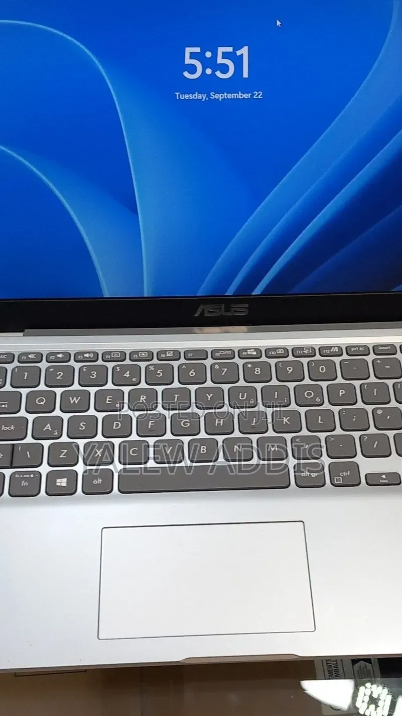 New Laptop Asus Vivobook 14 8GB Intel Atom SSD 256GB