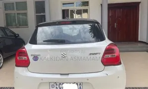 Suzuki Swift 2022 White
