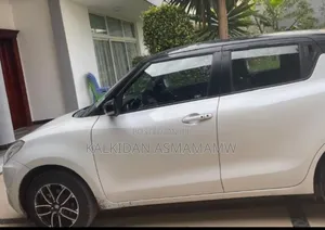 Suzuki Swift 2022 White