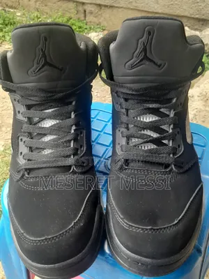 mAne Shose