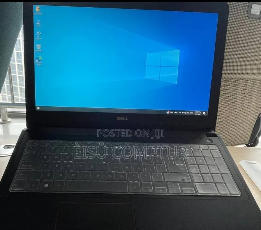 New Laptop Dell Inspiron 15 8GB Intel Core i7 SSD 256GB