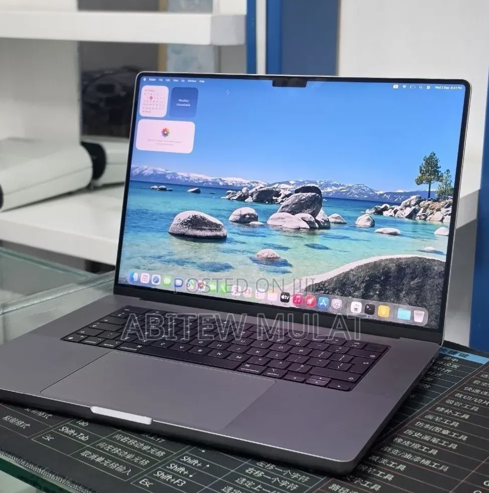 New Laptop Apple MacBook Pro 2021 M1 32GB Apple M1 Pro SSD 512GB