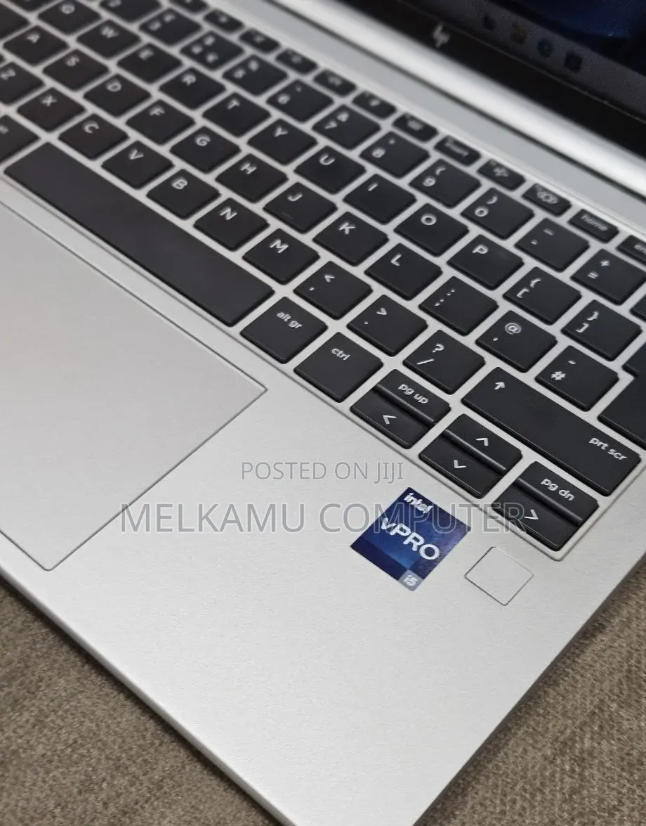 New Laptop HP Elitebook 830 G11 16GB Intel Core i5 SSD 512GB