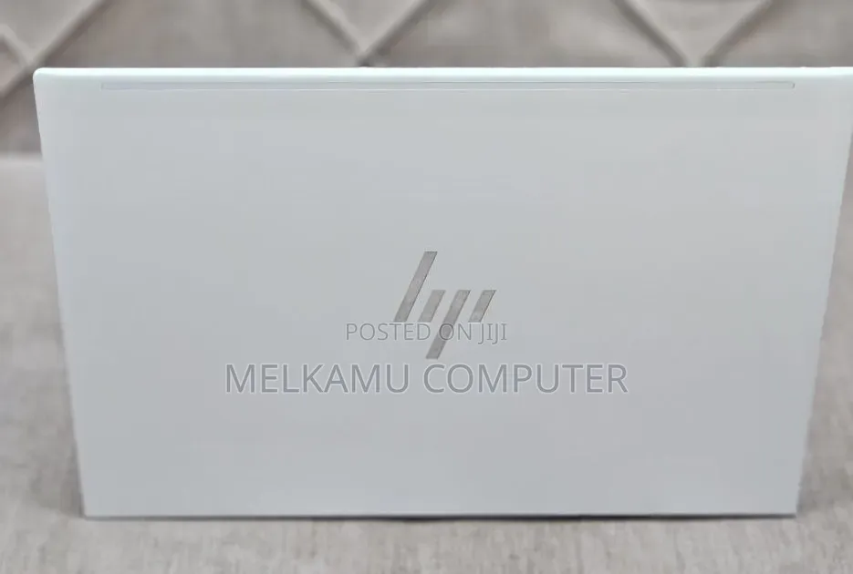 New Laptop HP EliteBook 830 G9 16GB Intel Core i5 SSD 512GB