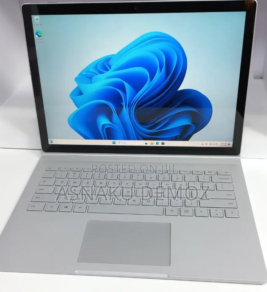 New Laptop Microsoft Surface Book 2 16GB Intel Core i7 SSD 512GB
