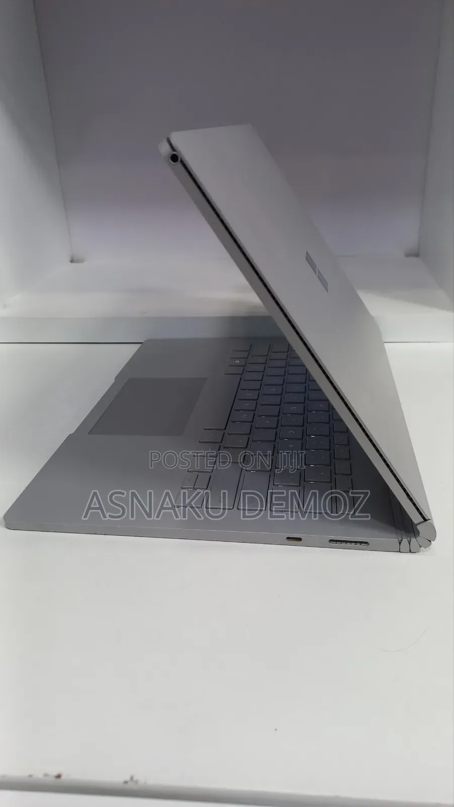 New Laptop Microsoft Surface Book 2 16GB Intel Core i7 SSD 512GB