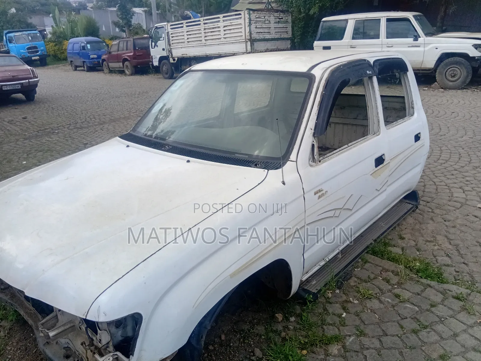 Toyota Hilux 2003 White