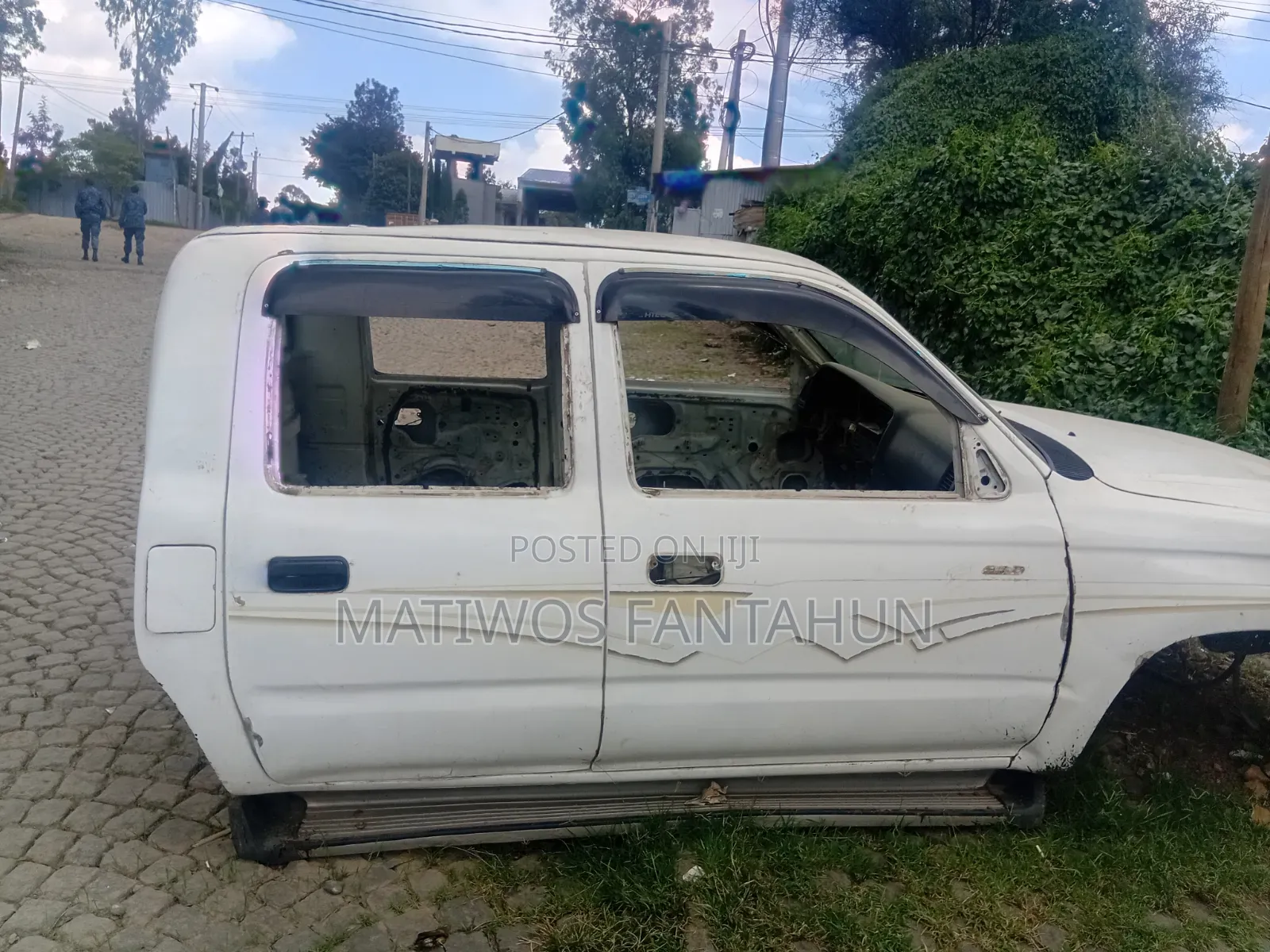 Toyota Hilux 2003 White
