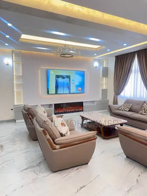 በካሬ ሜትር (በልክ) ለሚሰሩ የቲቪ ስታንዶች (Custom Wall Unit TV Stands)
