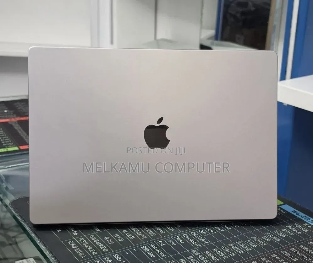 New Laptop Apple MacBook Pro 2021 M1 32GB Apple M1 SSD 512GB