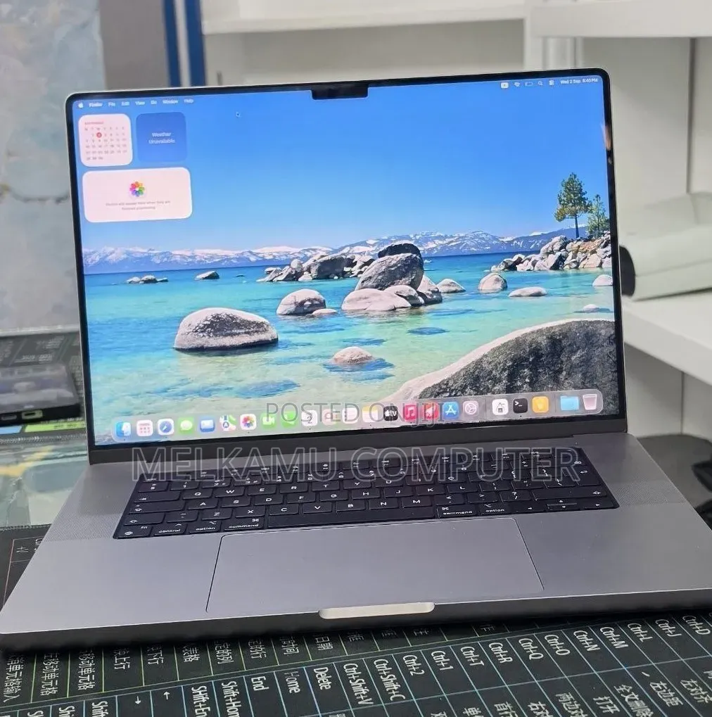 New Laptop Apple MacBook Pro 2021 M1 32GB Apple M1 SSD 512GB