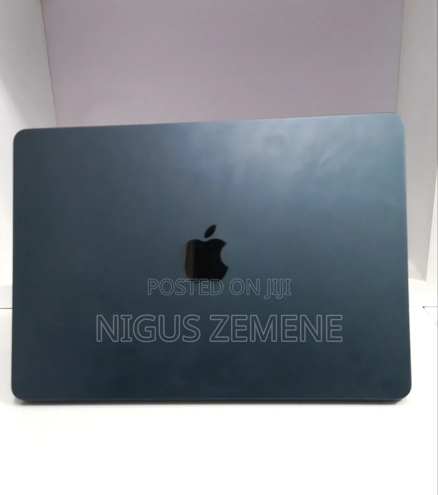 New Laptop Apple MacBook Air 2022 M2 8GB Apple M2 SSD 256GB