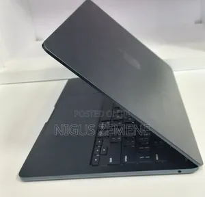 New Laptop Apple MacBook Air 2022 M2 8GB Apple M2 SSD 256GB