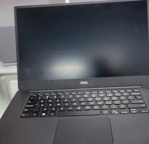 New Laptop Dell G15 5530 16GB Intel Core i7 SSD 512GB