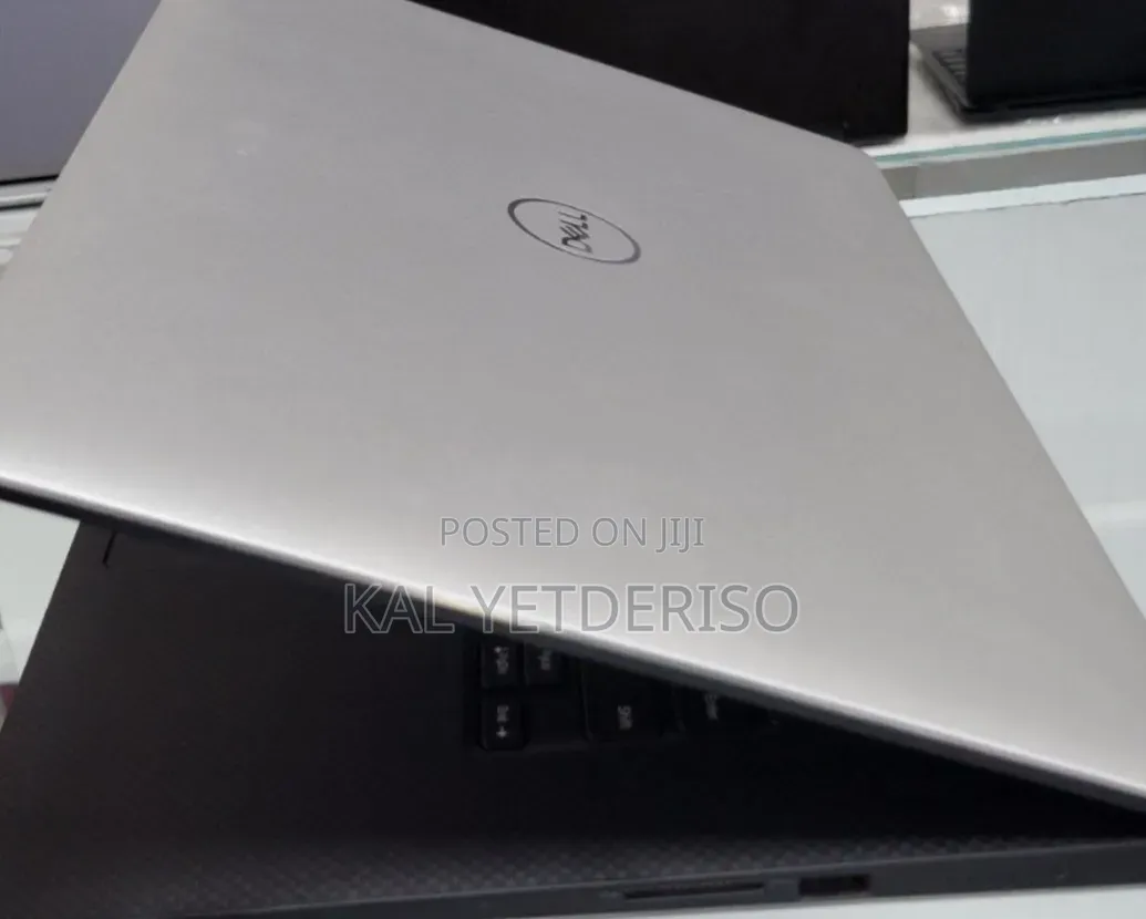 New Laptop Dell G15 5530 16GB Intel Core i7 SSD 512GB