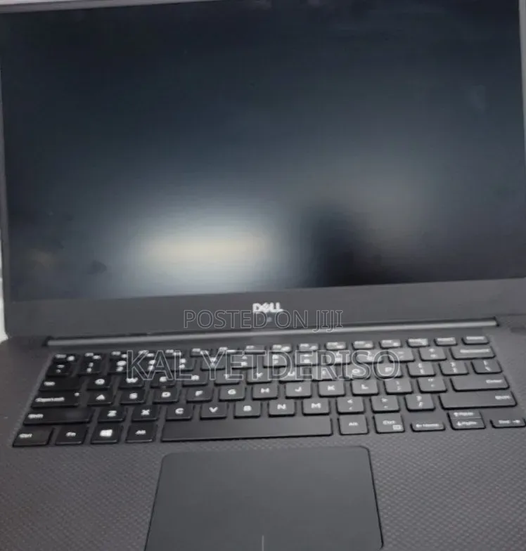 New Laptop Dell G15 5530 16GB Intel Core i7 SSD 512GB
