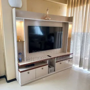 ተንቀሳቃሽ Modern Mobile TV Stand With Wheels / Rolling TV Cart Code 5