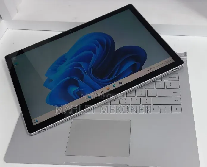New Laptop Microsoft Surface Book 2 16GB Intel Core i7 SSD 512GB