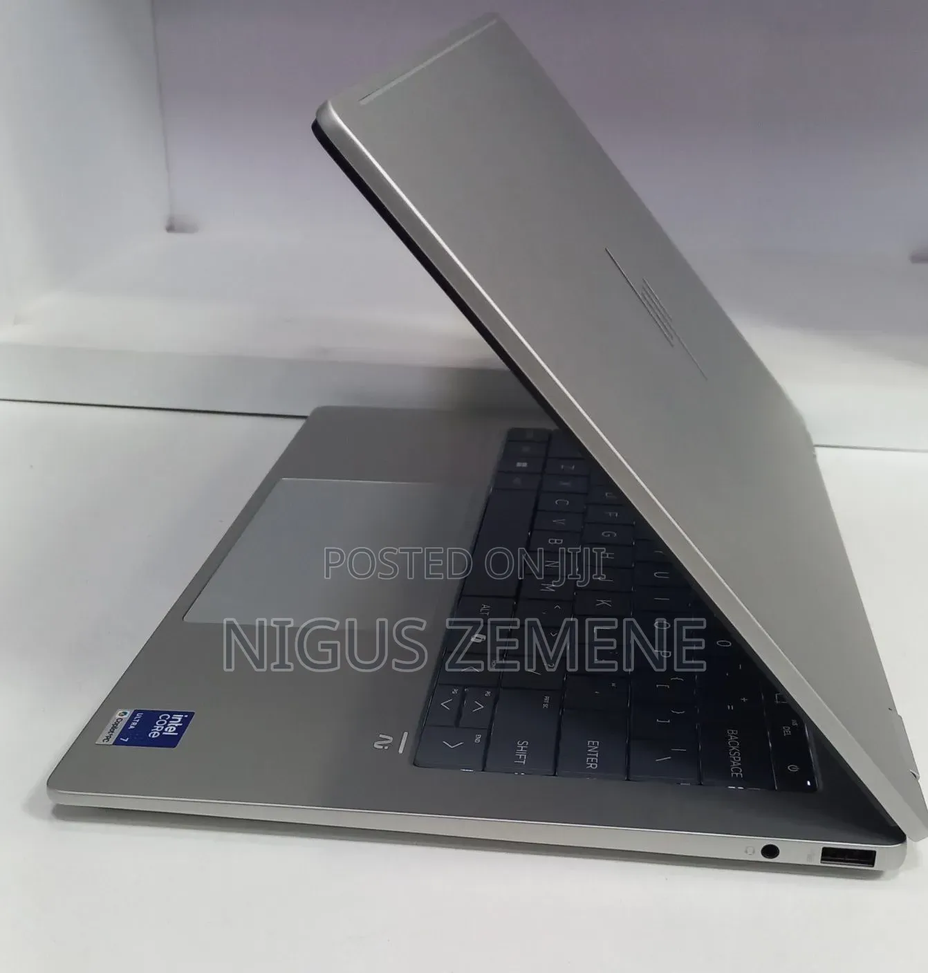 New Laptop HP OmniBook 5 Flip 16GB Intel Core Ultra 7 SSD 1T
