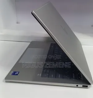 New Laptop HP OmniBook 5 Flip 16GB Intel Core Ultra 7 SSD 1T
