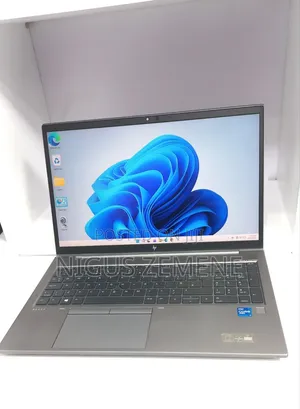 New Laptop HP ZBook Firefly G8 16GB Intel Core i7 SSD 512GB