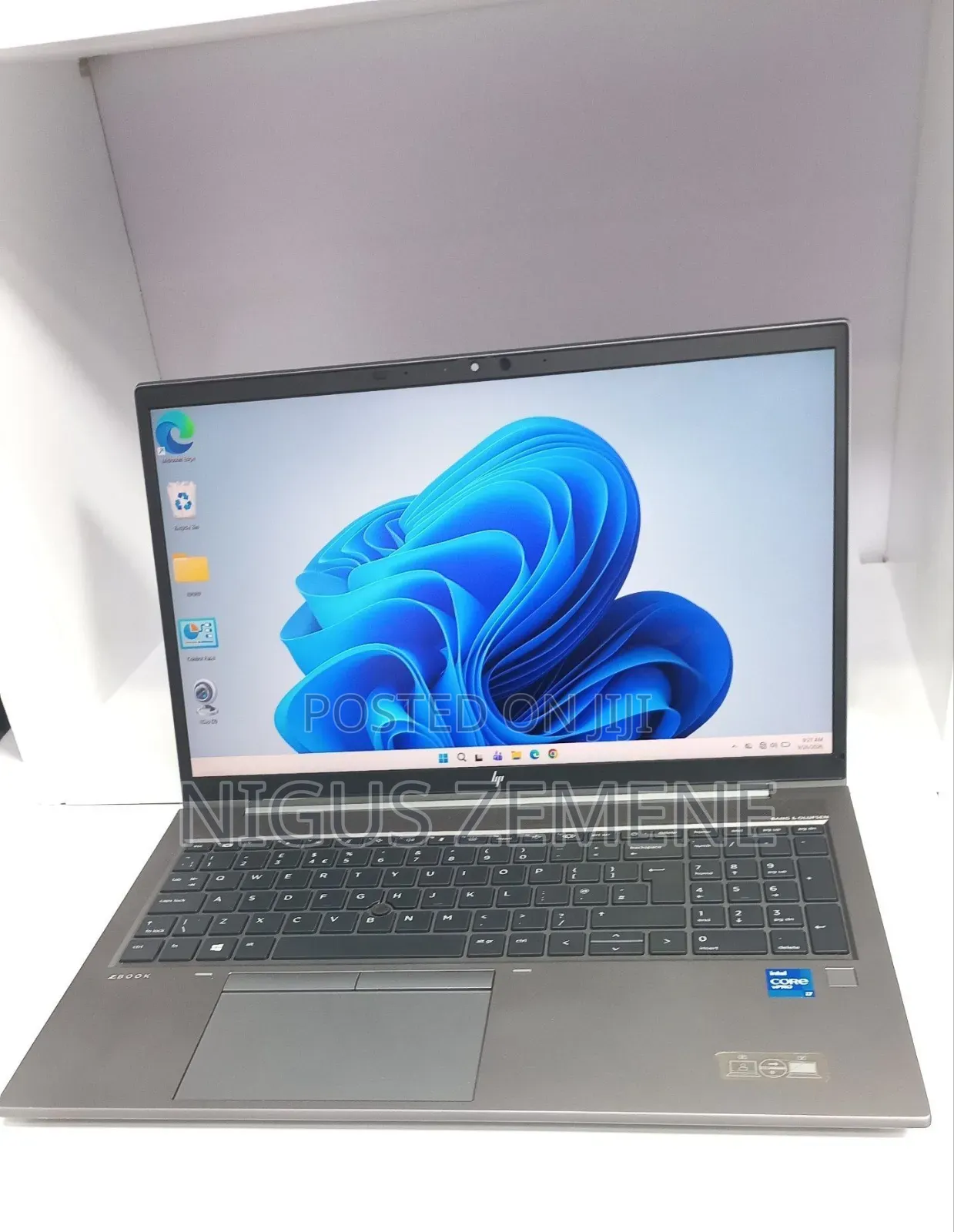 New Laptop HP ZBook Firefly G8 16GB Intel Core i7 SSD 512GB