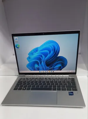 New Laptop HP EliteBook 830 G9 16GB Intel Core i5 SSD 512GB