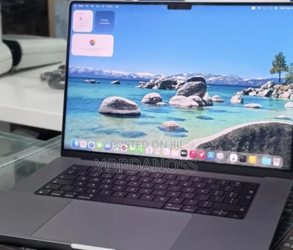 New Laptop Apple MacBook Pro 2021 M1 32GB Apple M1 Pro SSD 512GB