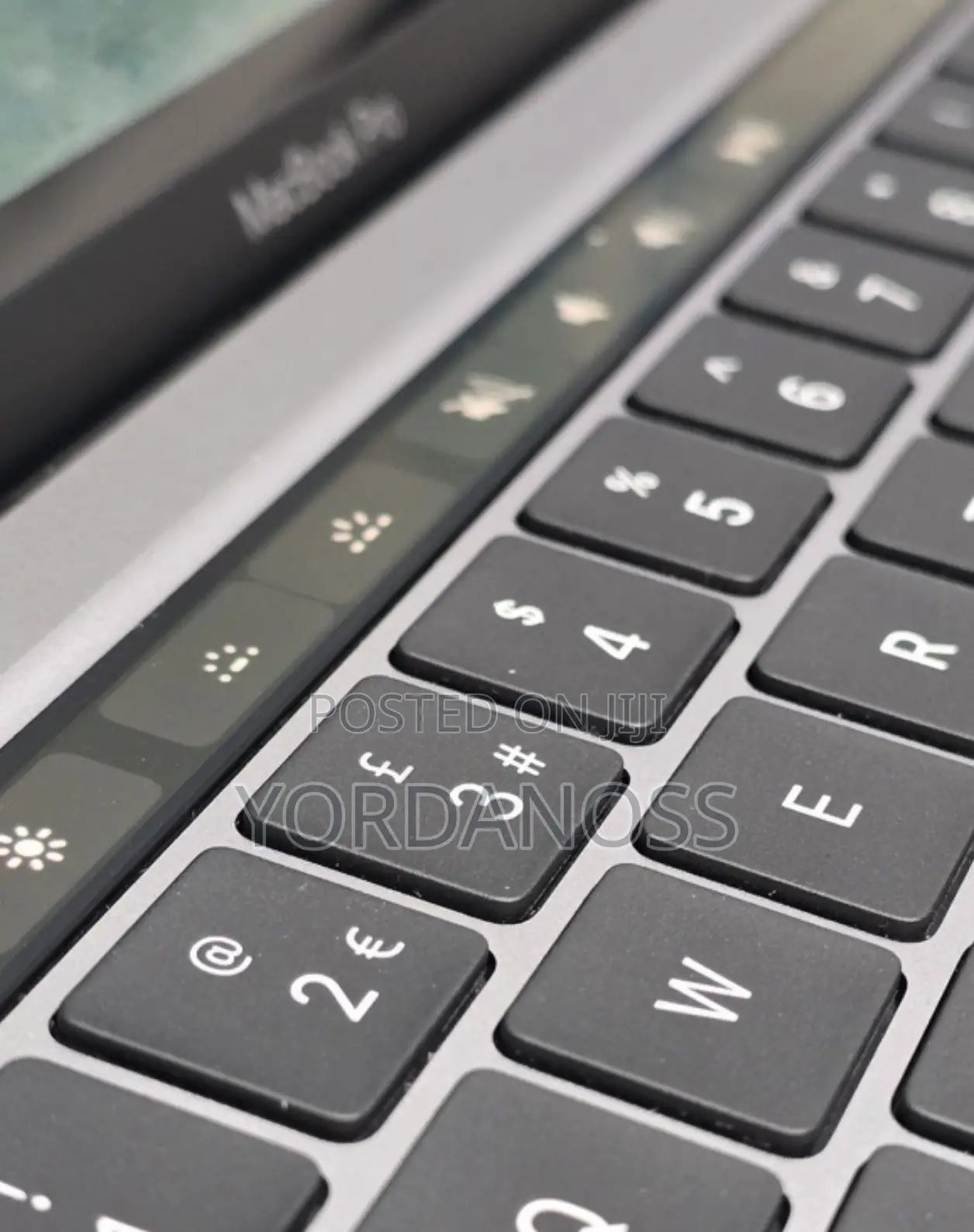 New Laptop Apple MacBook Pro 2020 M1 8GB Apple M1 Pro SSD 512GB