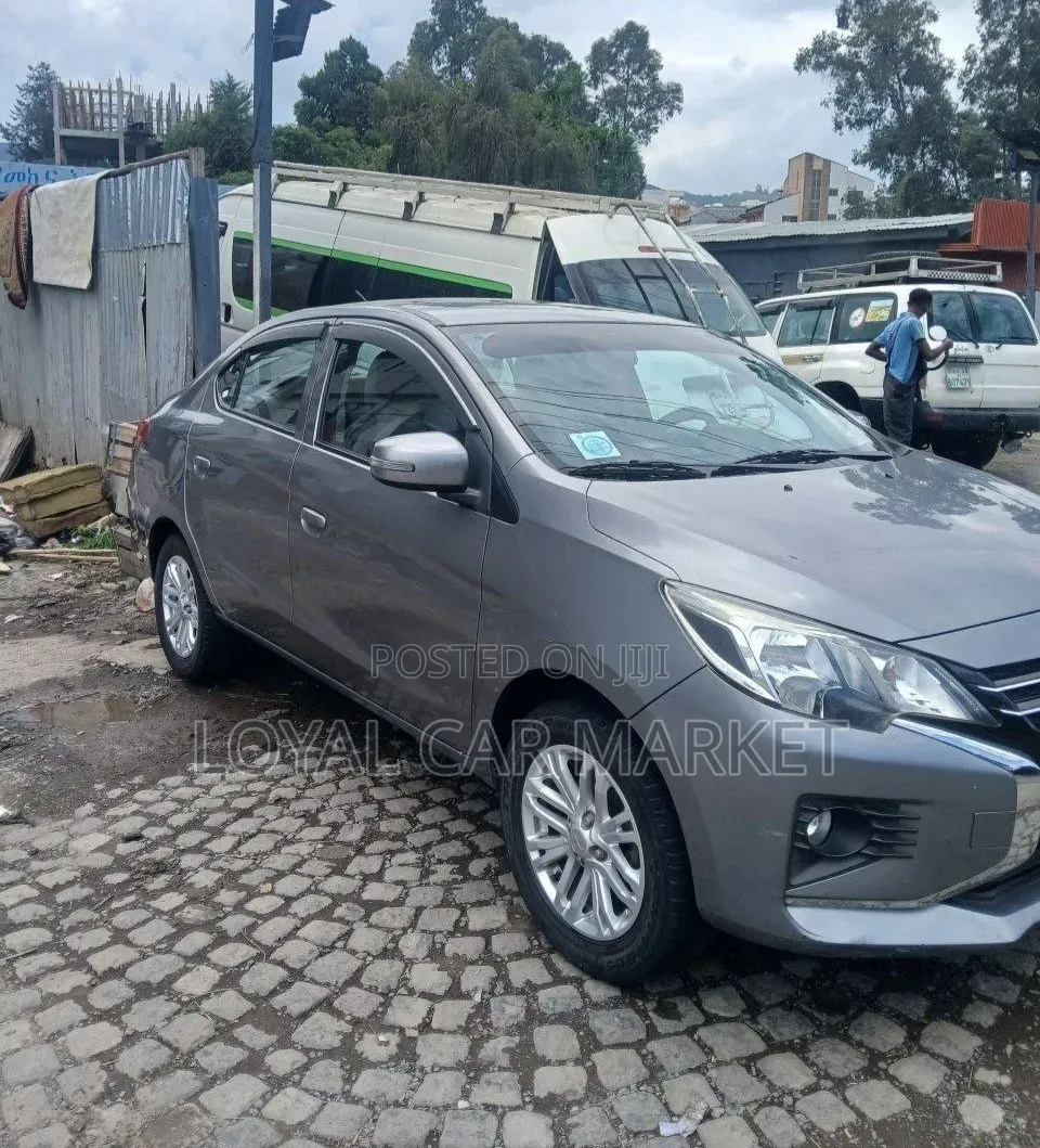 Mitsubishi Attrage 2021 Gray