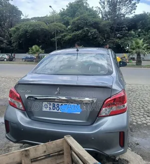 Mitsubishi Attrage 2021 Gray