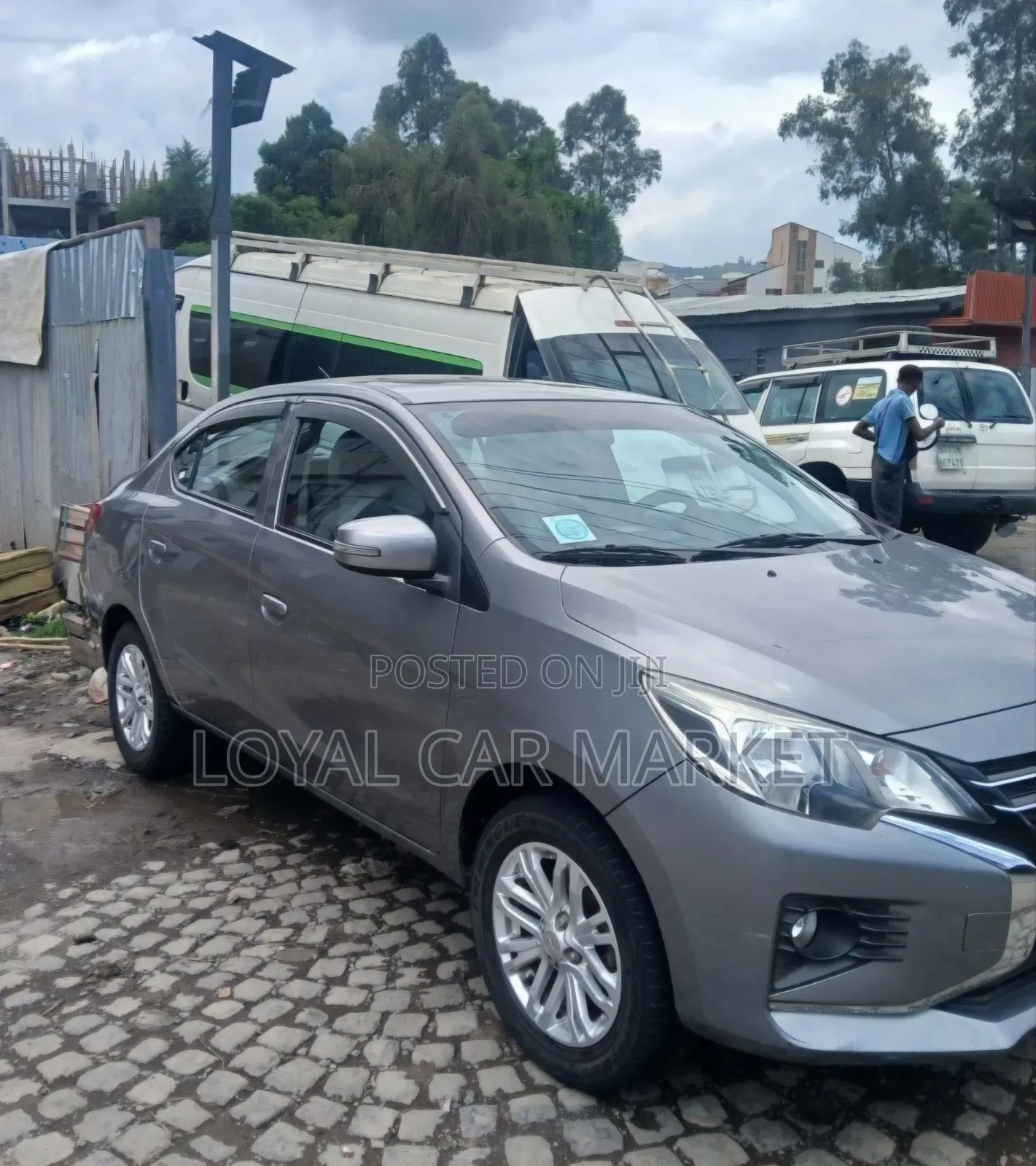 Mitsubishi Attrage 2021 Gray