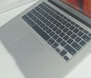 New Laptop Apple MacBook Air 2017 8GB Intel Core i5 SSD 256GB