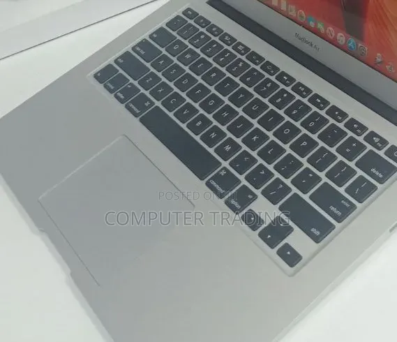 New Laptop Apple MacBook Air 2017 8GB Intel Core i5 SSD 256GB