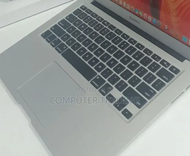 New Laptop Apple MacBook Air 2017 8GB Intel Core i5 SSD 256GB