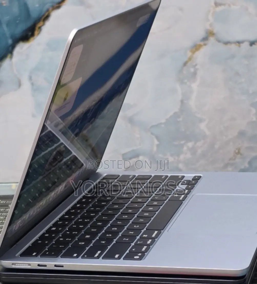 New Laptop Apple MacBook Air 2025 M4 16GB Apple M5 SSD 256GB