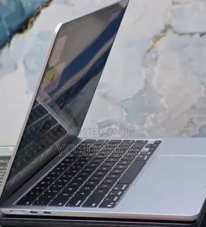 New Laptop Apple MacBook Air 2025 M4 16GB Apple M5 SSD 256GB