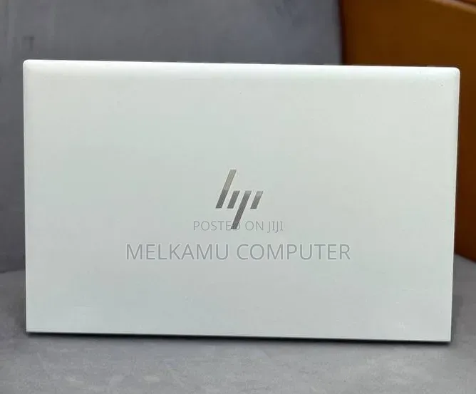 New Laptop HP EliteBook 830 G8 16GB Intel Core i7 SSD 512GB