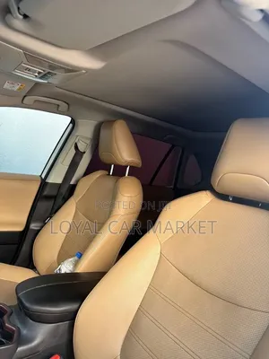 Toyota RAV4 2021 White