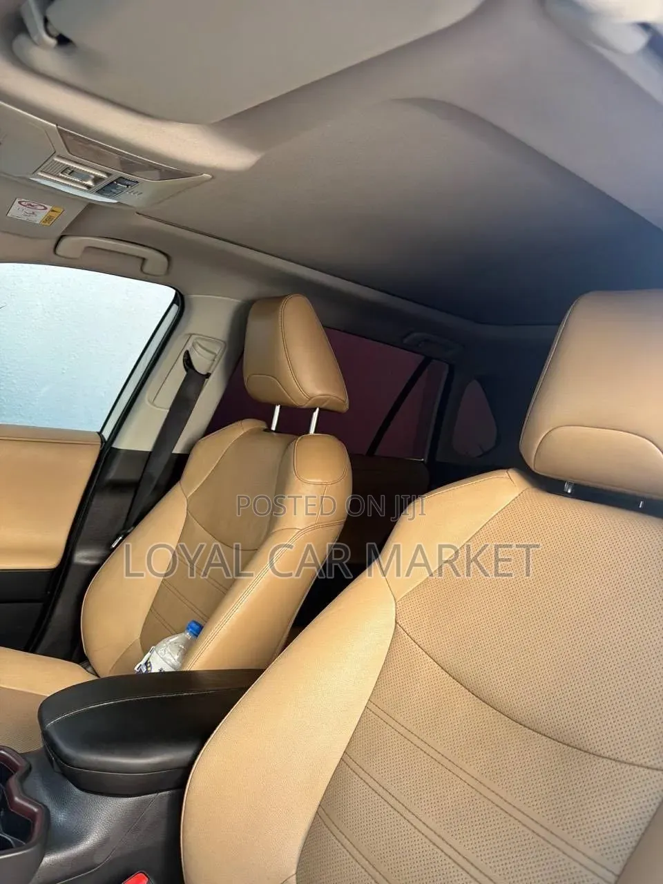 Toyota RAV4 2021 White