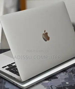 New Laptop Apple MacBook 2020 32GB Intel Core i7 SSD 512GB