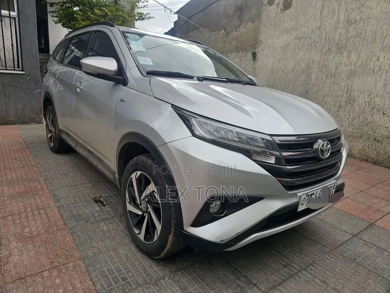 Toyota Rush 2023 Silver