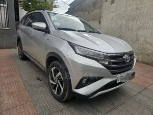 Toyota Rush 2023 Silver